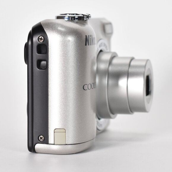 Nikon COOLPIX L27 Digital Camera 16.1MP 5x Optical Zoom HD Video 32GB SD - Picture 4 of 16